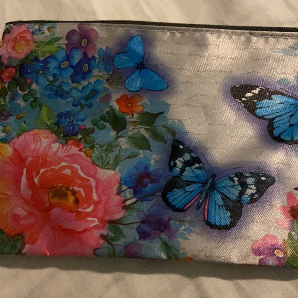 Multi-use pouch - Picture 3 of 3